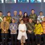 Kemenlu Apresiasi Layanan Kemensos pada Pekerja Migran dengan Penghargaan HWPA 2022
