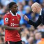 Momen Bek Manchester United Lakukan Sepak Pojok Terburuk Sepanjang Masa, Bikin Ngakak Fans di Old Trafford