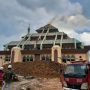 Atap Masjid Agung Batam Center Terbakar, Lima Mobil Pemadam Dikerahkan untuk Pemadaman