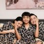 9 Potret Artis saat Bersama Anak Angkat, Sudah Dianggap Seperti Anak Sendiri