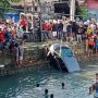 Detik-detik Honda Jazz Terjun Ke Laut Saat Melaju Di Atas Jembatan Gantung Bau-bau