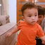 Intip 10 Momen Tiko Asuh Baby Adzam, Disebut Canggung Karena Tak Biasa Mengurus Bayi