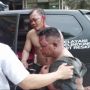 Meringis Kesakitan Digelandang ke kantor Polisi, Dua Maling Babak Belur Dihajar Massa Kepergok Mencuri Motor