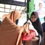 Ratusan Paket Sembako Ludes Oleh Emak-emak di Bazar Sembako Murah UKM Sahabat SandiUno