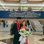 Ditemani Anak Istri, Intip 6 Momen Ferry Salim Wisuda Sarjana S1 di Usia Kepala Lima!