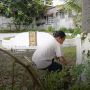 Pippo Agosto:  'Detektif' yang Dokumentasikan 100 Makam Kuno Tionghoa di Semarang