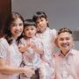 Intip 5 Outfit Keluarga Artis saat Perayaan Imlek di Tahun Kelinci Air, Serasai Banget!