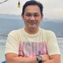 Farhat Abbas Nyanyi Diduga Nyindir Bunda Corla, Netizen Kasih Komentar Nyelekit: Suaranya Fals Banget