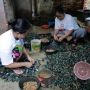 Kembangkan Komunitas UMKM di Kampung Kerang Cilincing, OMG Jakarta Beri Bantuan Alat Pengupas Kerang