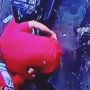 Petugas SPBU Mendadak Kejang-kejang! Pria Ini Terekam CCTV Nolong Tapi Curi Duit