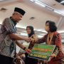 Peringati Isra Miraj, Ganjar Pranowo Salurkan Bantuan ke Sejumlah Agama