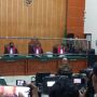 Sidang Perdana Kasus Tilap Barbuk Sabu Dimulai, Irjen Teddy Minahasa Hadir Pakai Batik dan Ngaku Sehat