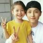 Bakal Punya Anak, Intip 9 Potret Song Joong Ki saat Bersama Anak Kecil