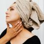 4 Cara Mengencangkan Kulit Leher Secara Alami agar Terhindar dari Kerutan