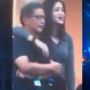 Wajahnya Nongol di Layar Saat Rangkul Rocky Gerung di Konser Dewa 19, Ekspresi Cewek Ini Auto Disorot: Kelihatan Takut