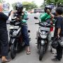 Relawan Kowarteg Indonesia Berbagi Makanan ke Sopir Angkot dan Ojek