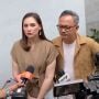 Ayah Mona Ratuliu Meninggal Dunia Jelang Tahajud: Kisah Toleransi yang Menyentuh Hati