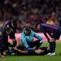 Harga Mahal Kemenangan Barcelona atas Sevilla: Busquets Cedera, Diperkirakan Absen Lawan Manchester United