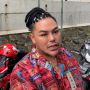 Ivan Gunawan Nyentrik dengan Rambut Gaya Cornrow, Bikin Overthinking: Cara Keramasnya Gimana?