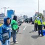 Detik-detik Mencekam: Pengendara Honda Beat 'Terjun' dari Flyover Grogol, Kini Tak Sadarkan Diri