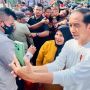 Kasih Sepeda ke Pemuda di Pasar Batuphat Timur Aceh, Jokowi: Sebutkan Dulu Nama-Nama Ikan