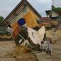 Dua Hari Warga Banyuwangi Berjibaku Diterjang Banjir, Rumah Dua Lantai Sampai Ambruk