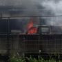 Mobil Terbakar di Pintu Keluar Tol Rawa Buaya Cengkareng, 8 Petugas Damkar Dikerahkan