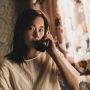 4 Cara Menjawab Panggilan Telepon Versi Korea, "Halo"-nya Beda-beda!