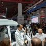 Jokowi Langsung Jajal Mobil Listrik Esemka di IIMS 2023
