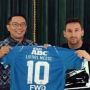 Cek Fakta: Lionel Messi Gabung ke Persib, Foto Bareng Ridwan Kamil Pegang Jersey Biru, Benarkah?