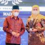 Gubernur Khofifah Wakili Jatim Terima 2 Penghargaan dalam KPPU Award 2023 dari Wapres Ma'ruf Amin