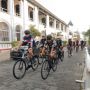 Ganjar Ajak Atlet Sepeda dari Nusantara Cycling Team Keliling Kota Semarang
