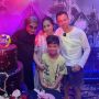 Totalitas Jadi Hantu, Ini 8 Potret Manglingi Mama Rieta Rayakan Ultah Raffi dan Gigi