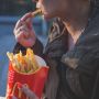 6 Cara Melakukan Mindful Eating agar Bisa Memperoleh Manfaat yang Maksimal