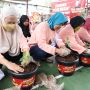 Jelang Puasa, Emak-emak di Jaksel Tanam Ratusan Pohon Cabai