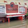 Cuaca Mulai Terang, Begini Penampakan Kantor Banteng Merah di Bekasi yang Masih Terendam Banjir