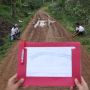 Prihatin Lihat Jalan Rusak, OMG Lampung Terjun Langsung Bantu Perbaikan Jalan