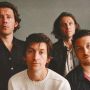Profil Alex Turner, Vokalis Band Arctic Monkeys yang Rendah Hati Mau Berfoto dengan Fans Indonesia