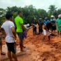 Jalan Trans Barelang Amblas karena Hujan Deras, 14 Rumah Jadi Terendam Banjir