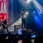 Aksi Simple Plan Terjang Panggung Everblast Festival 2023