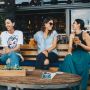 3 Cara Berkelas Menghadapi Orang yang Suka Pamer Kekayaan, Cukup Dengarkan!