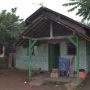 Wahdi Kunjungi dan Santuni Korban Rumah Tersambar Petir di Yosodadi