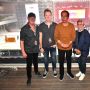 Jokowi Larang Hidup Mewah, Iriana Jokowi Asyik Goyang Nonton Deep Purple Pakai Jaket Rp75 Juta