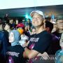 Pakai Baju Couple, Ini Momen Ganjar Pranowo dan Istri Tonton Konser DeepPurple di Solo