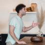 4 Tips Menenangkan Perasaanmu Lebih Baik usai Bertengkar dengan Pasangan