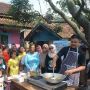 Kowarteg Indonesia Berbagi Ceria dan Ilmu Memasak Bersama Ibu-ibu Rancaekek