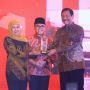 Gubernur Khofifah Raih Digital Government Award dari Kemenpan-RB