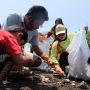 Lebih dari 200 kg Sampah Ditemukan di Tempat Wisata Pantai Tanjung Pasir, Dampaknya Rusak Ekosistem Laut