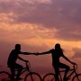Kenali 4 Ciri Love Bombing untuk Hubungan Asmara yang Lebih Sehat