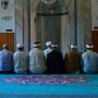 Niat Sholat Witir Sendiri dan Berjamaah Sebagai Imam dan Makmum, Jangan Tertukar!